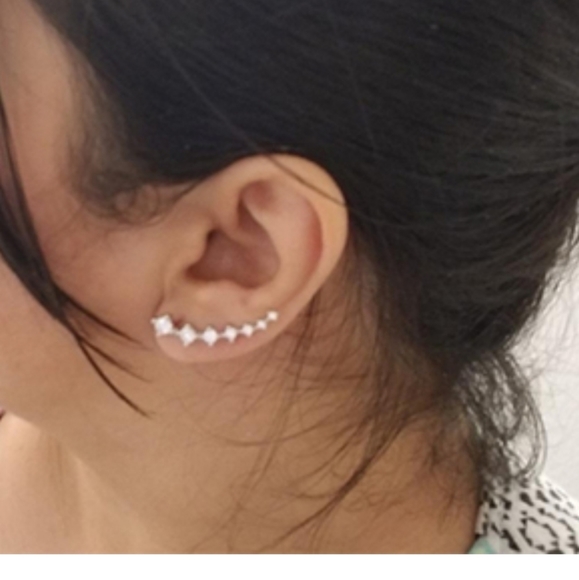 Gold tone hypoallergenic cubic zirconia ar crawler - Picture 4 of 6